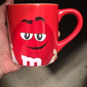 M&M MUG LIKE NEW.